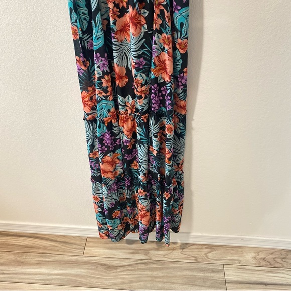 224. LOST + WANDER Beach Wonderland Maxi Dress  in black hawaiian floral Size S - Picture 7 of 7